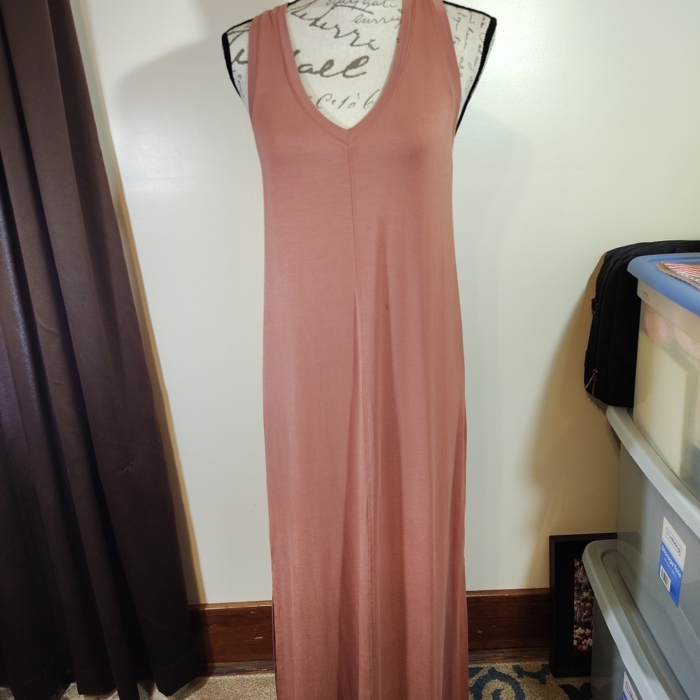 Sleeveless V-Neck Maxi Dress in Dusty Rose